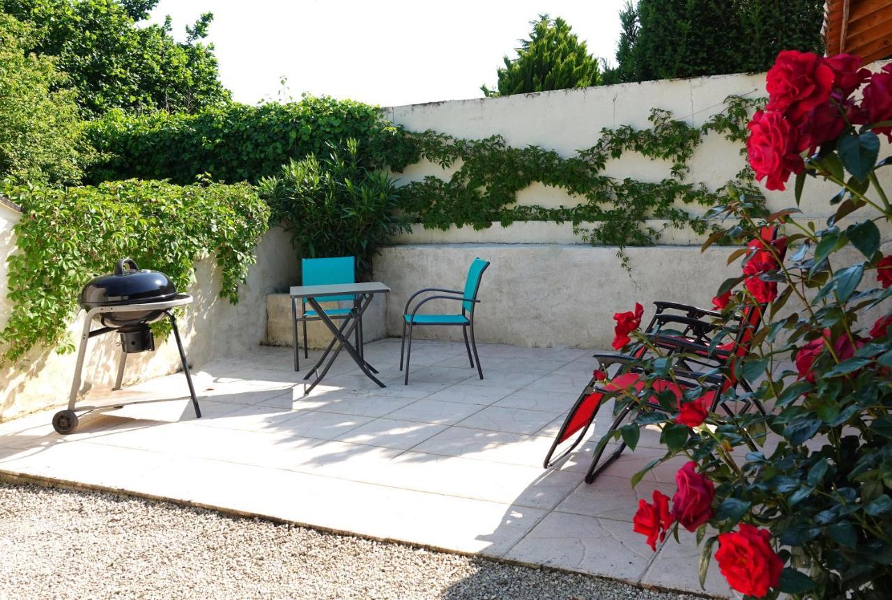 Gite Rural La Maison Mauve Ventouse Экстерьер фото
